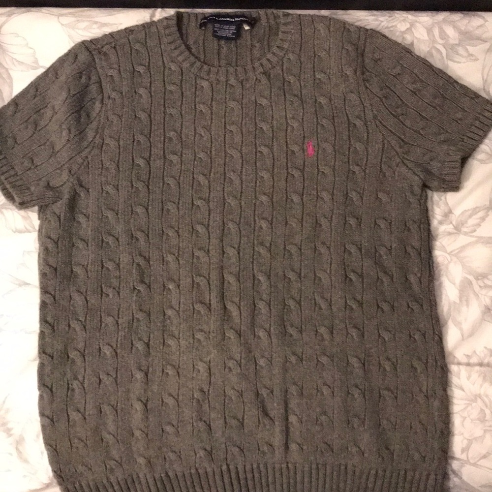 Short sleeved sweater